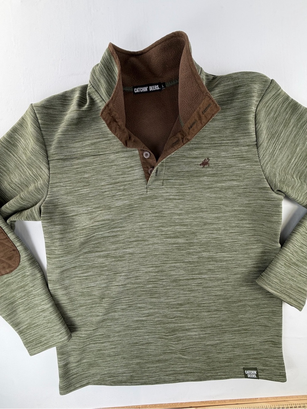Warm Cozy Style Catchin’ Deers Olive Green 1/4 Button Sweatshirt  Brown Trim L